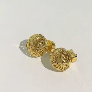 Large 18K Gold Plate Earrings Stud  1 inch Round Great Size  Dramatic Look